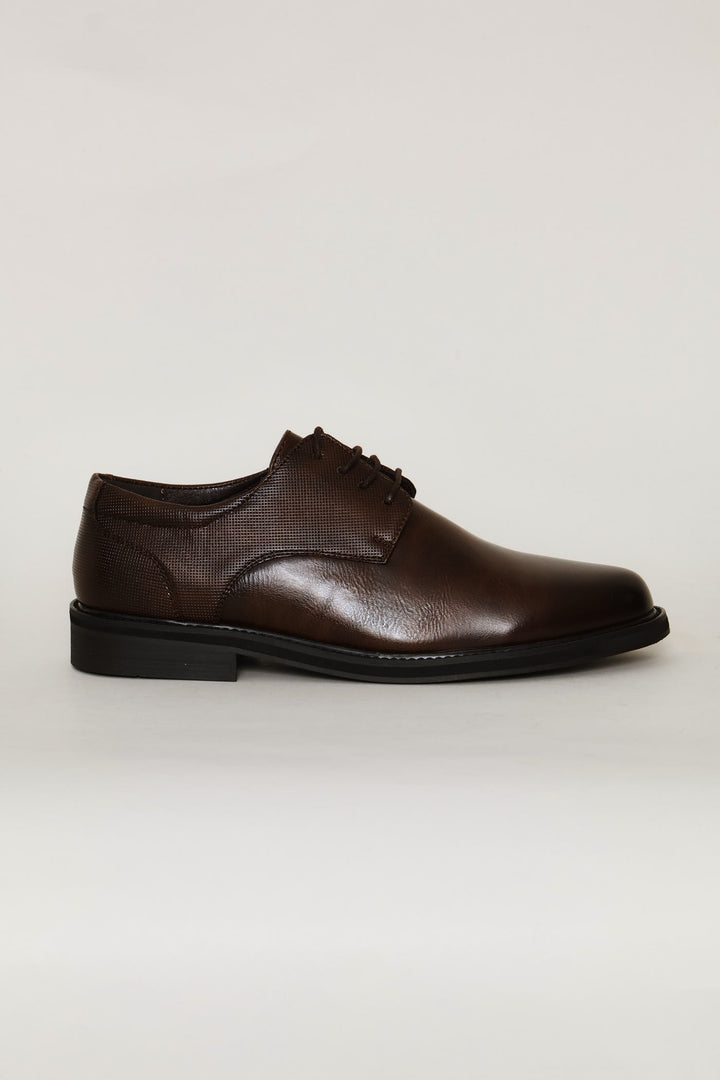 Pin Punched Quarter Round Toe Lace Up Derby Shoe - Chocolate