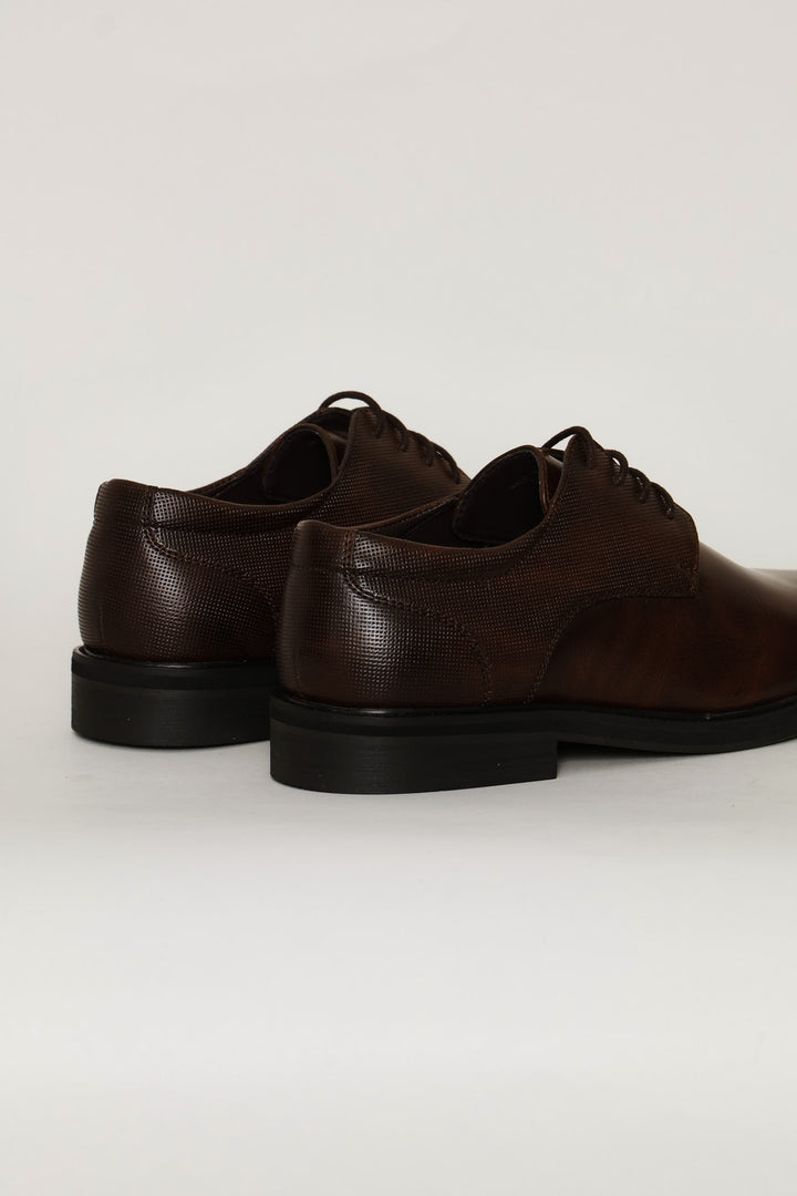 Pin Punched Quarter Round Toe Lace Up Derby Shoe - Chocolate