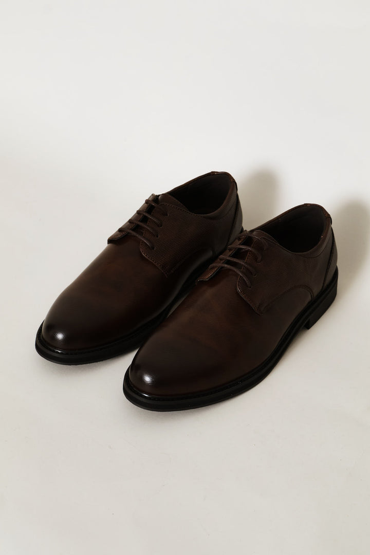 Pin Punched Quarter Round Toe Lace Up Derby Shoe - Chocolate