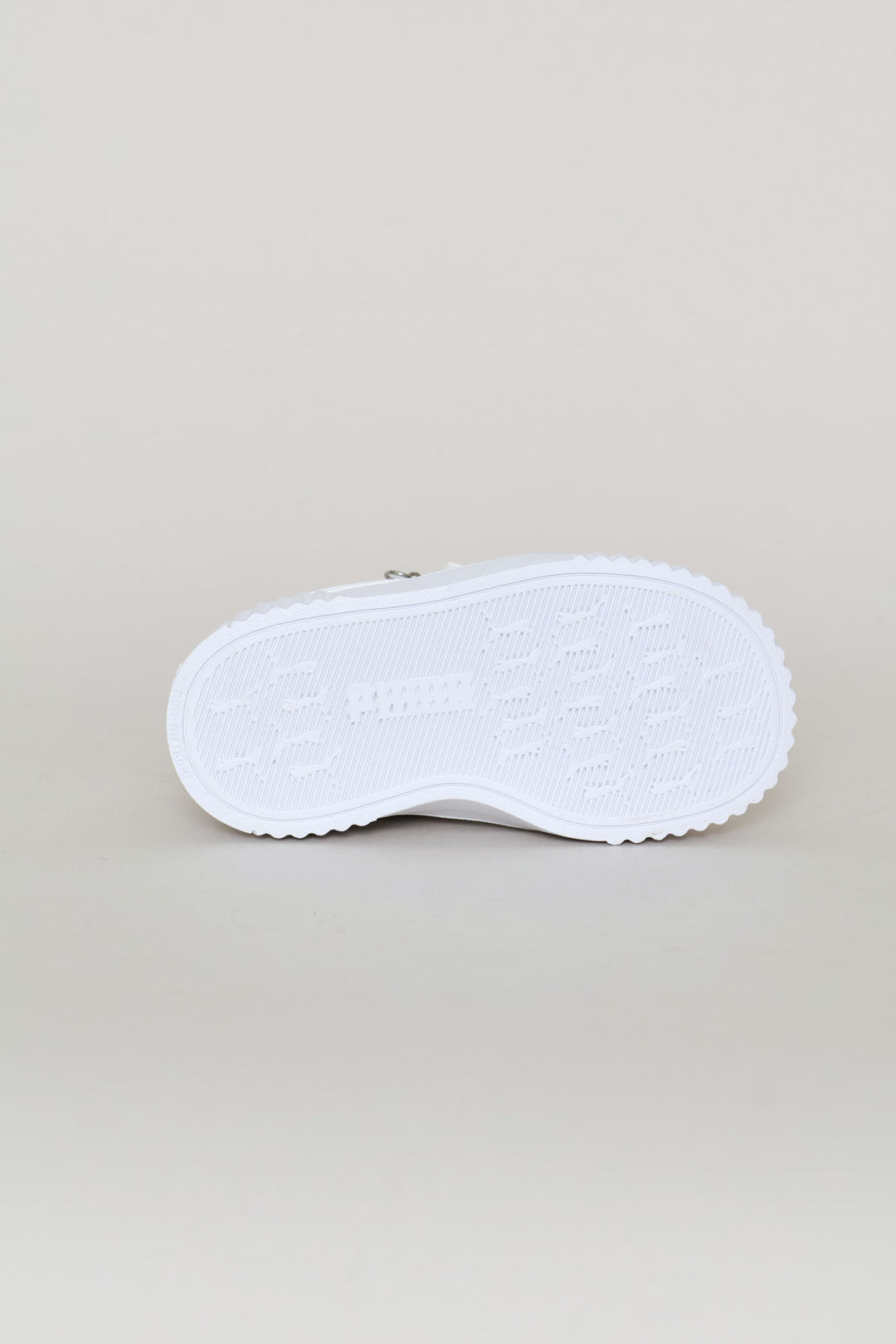 Pre-Girls Carina 3.0 Charm V Sneaker - White