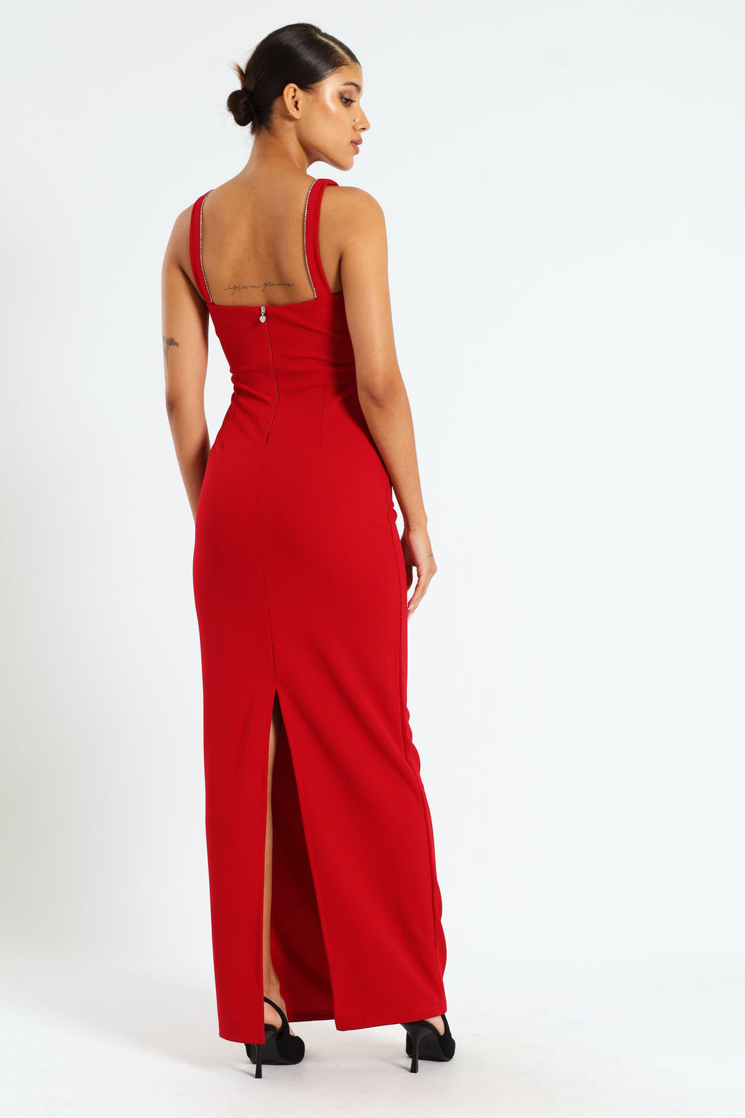 V-Neck Maxi Dress With Trim - Red