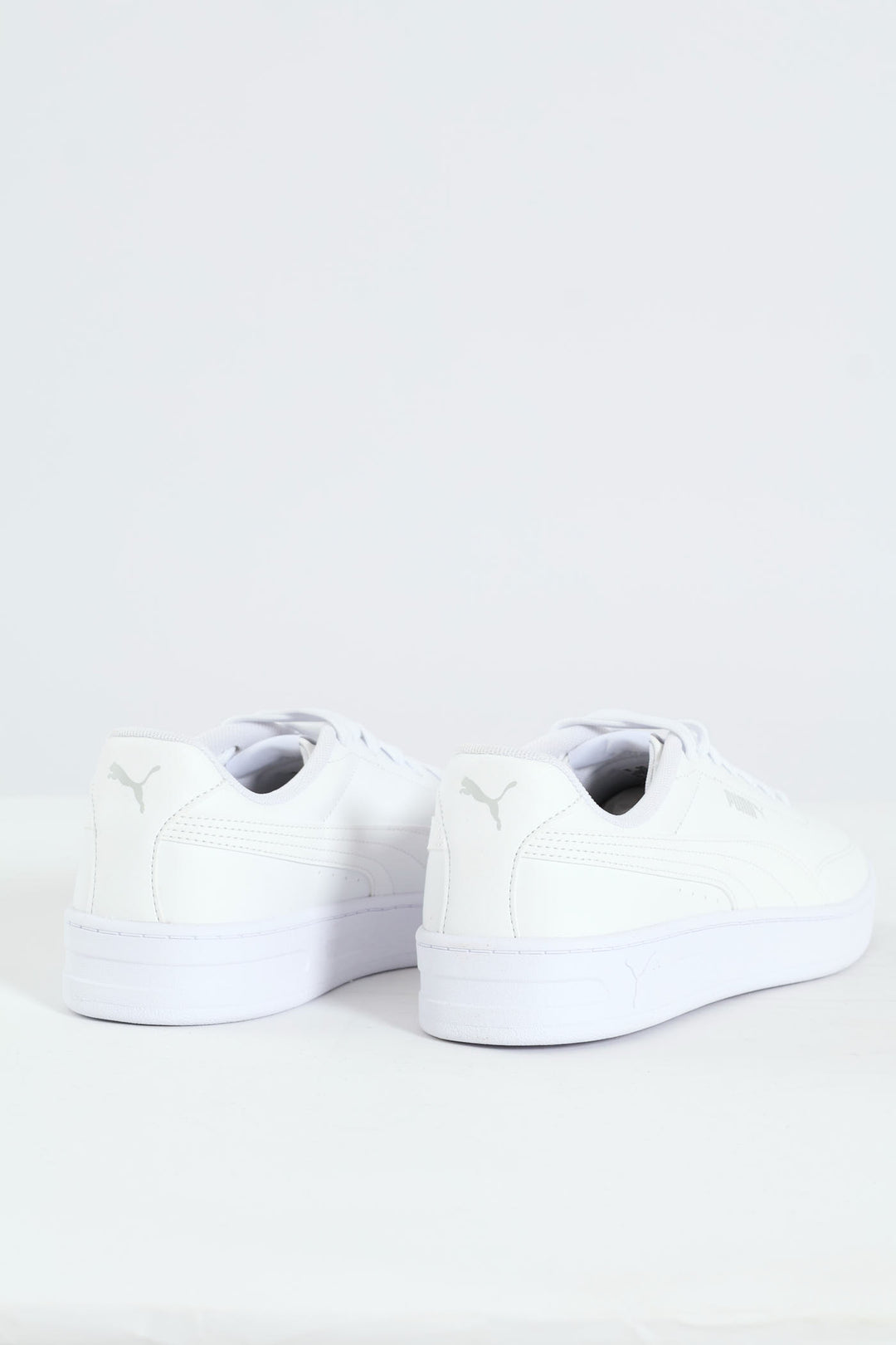 Court Classic Clean Sneaker - White