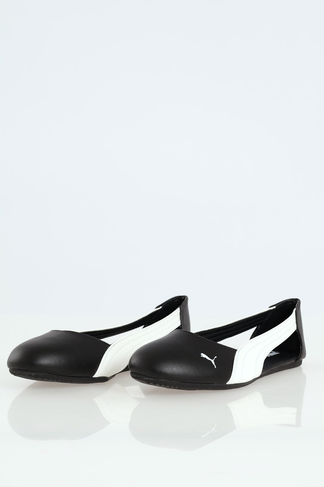 Basic Ballerina Cut Out Pump - Black/White