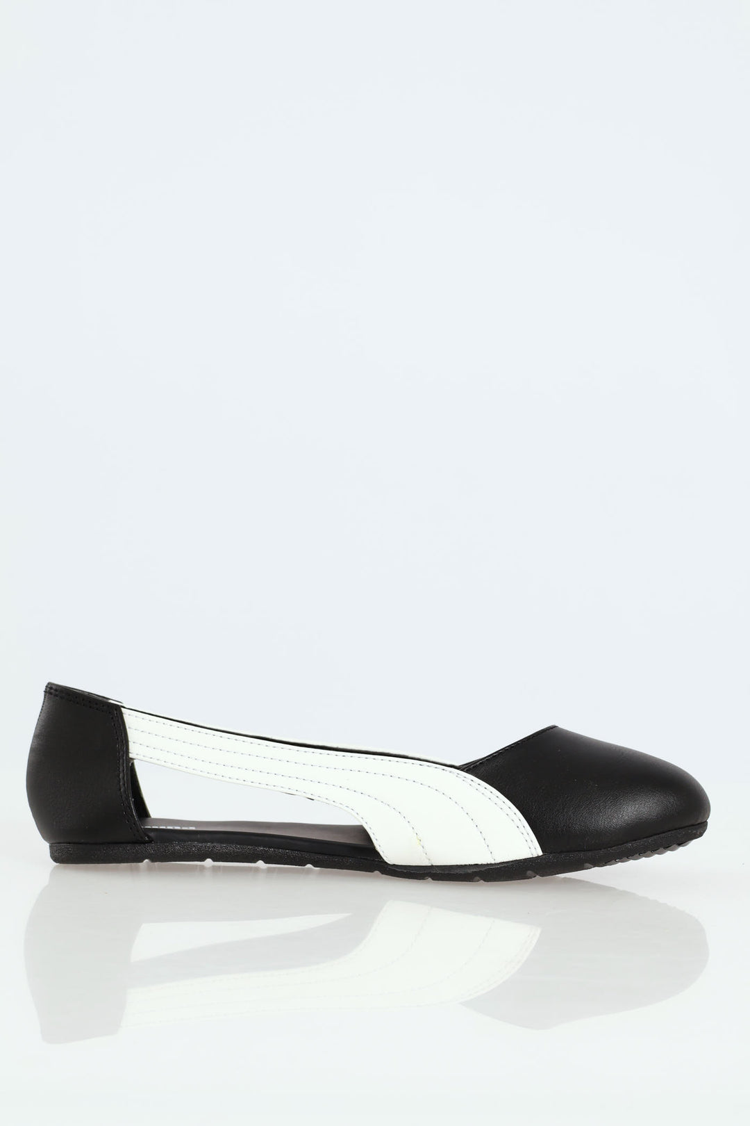 Basic Ballerina Cut Out Pump - Black/White