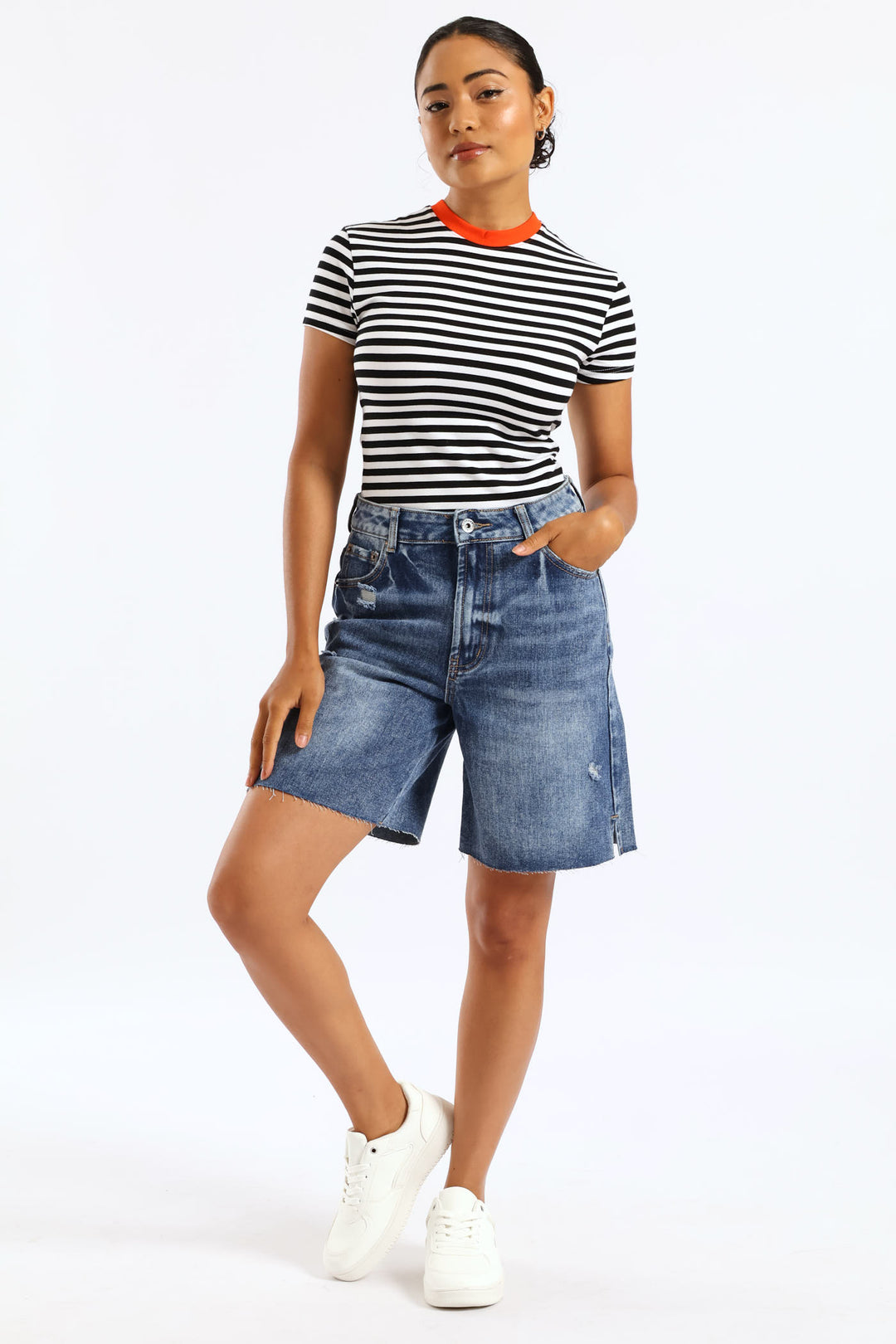 Contrast Neckline Stripe Tee - Black/White