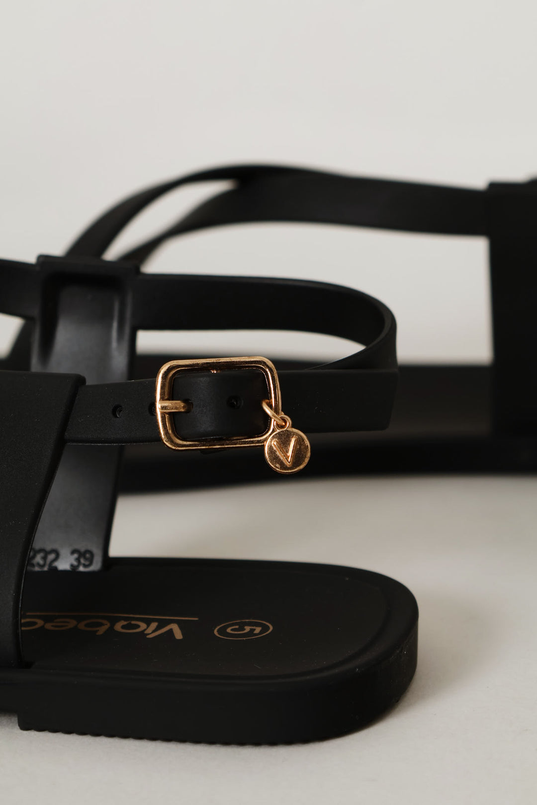 Gold Detaiil Sandal - Black