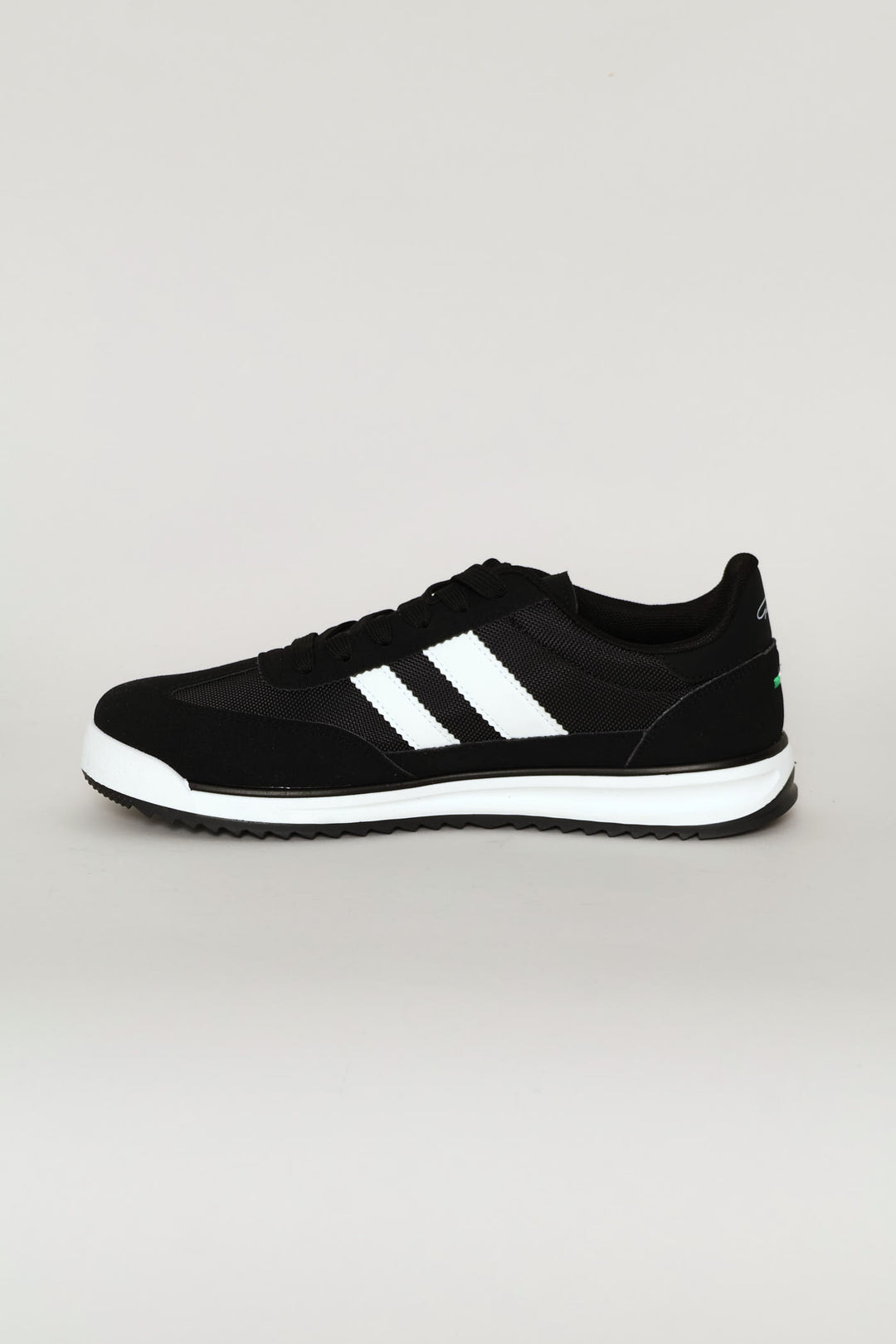 The Game Double Stripe Detail Sneaker - Black