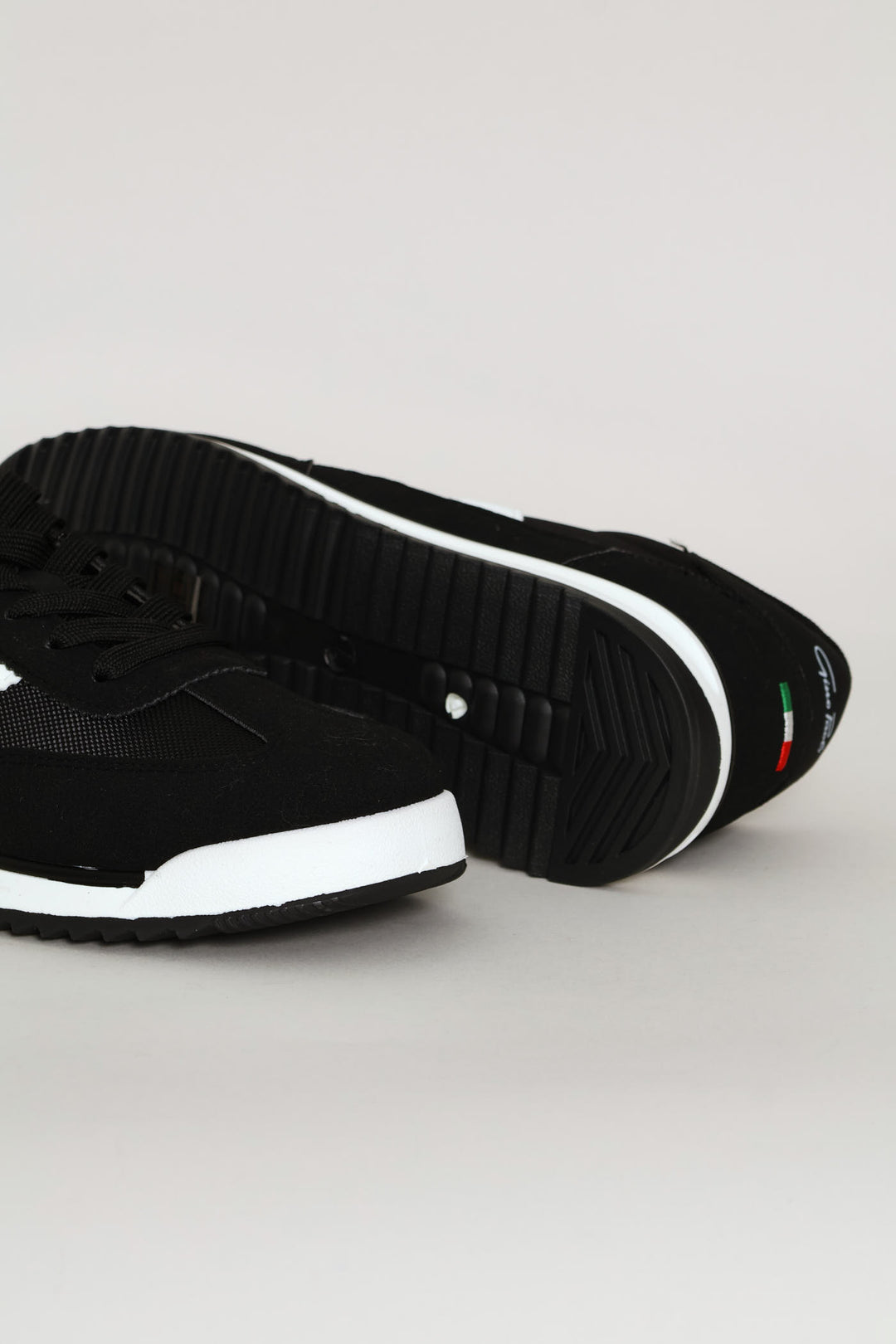 The Game Double Stripe Detail Sneaker - Black
