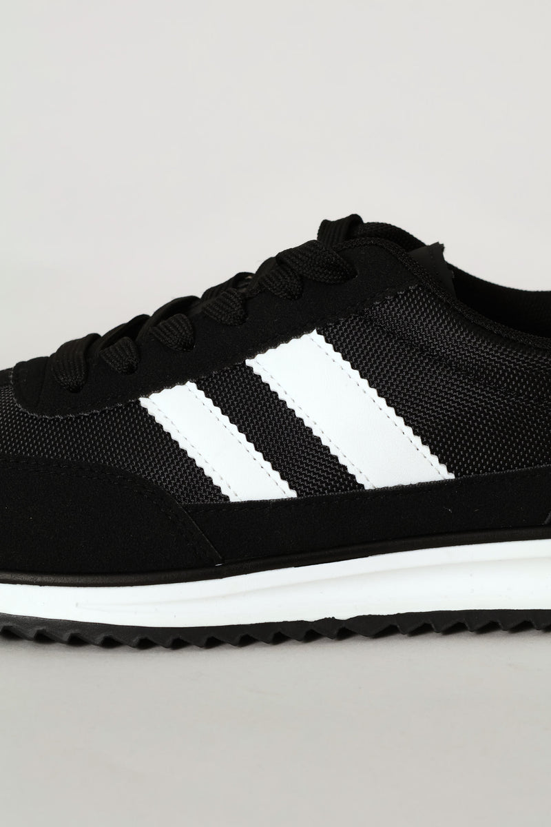 The Game Double Stripe Detail Sneaker - Black