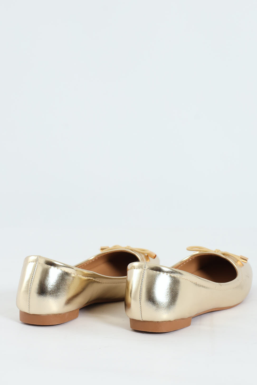 Metallic Pump With Bow - Gold