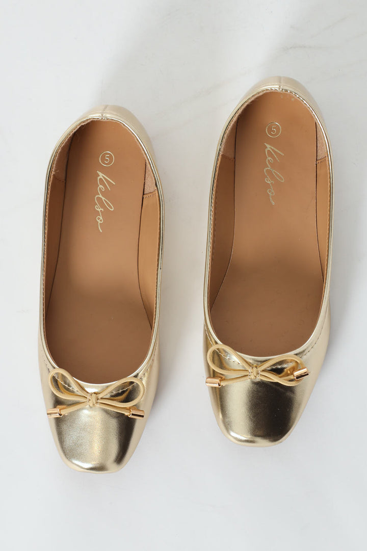Metallic Pump With Bow - Gold