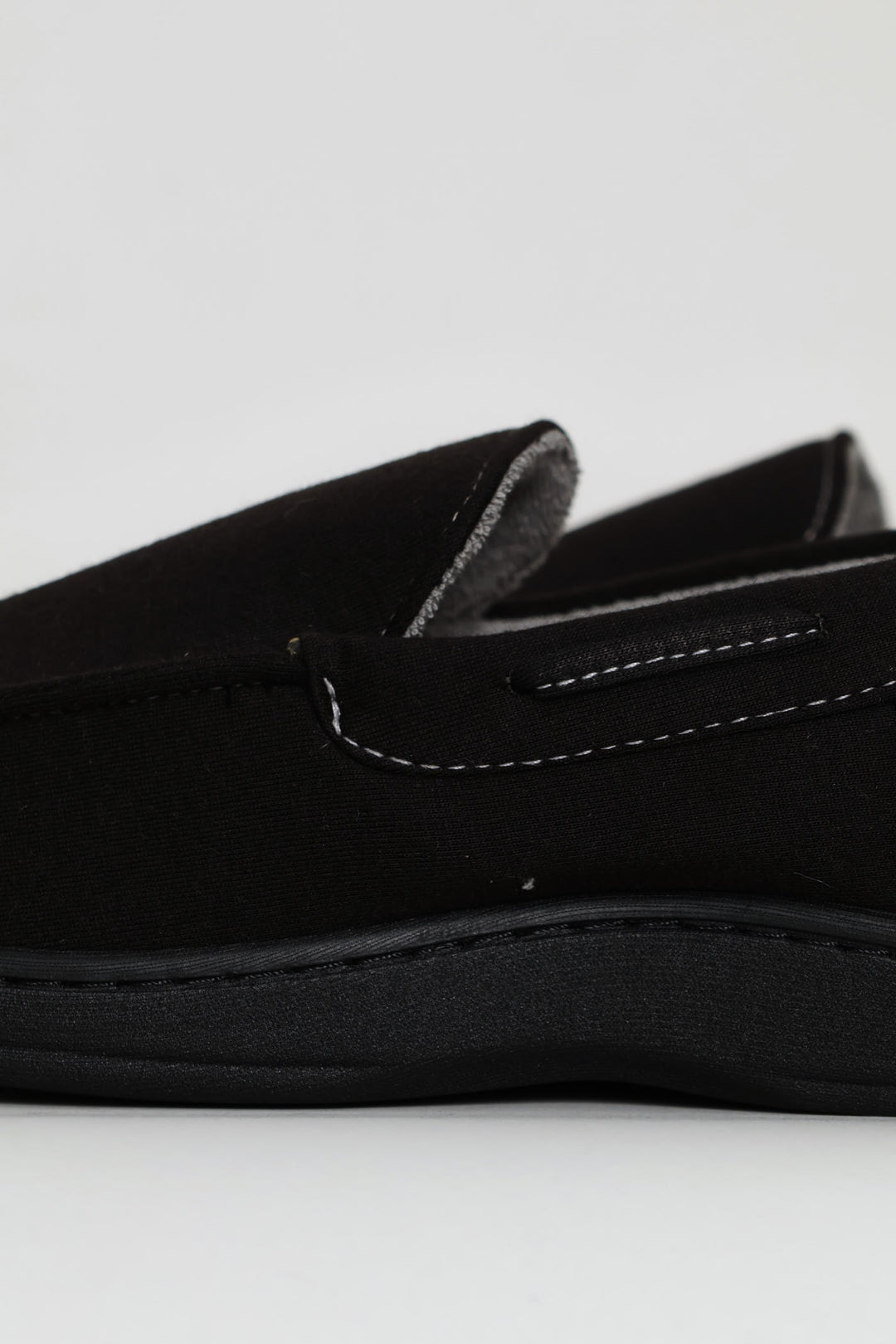 Barry Closed Back Slipper - Black