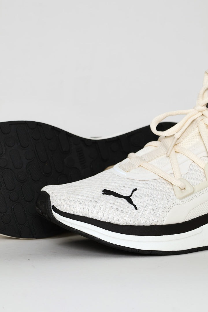 Softride Frequence Street Sneaker - Snow White