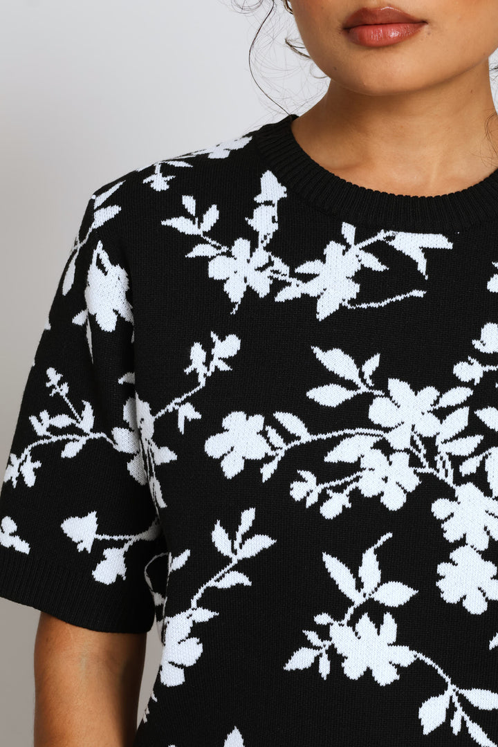 Floral K/Wear Pullover - Black/White