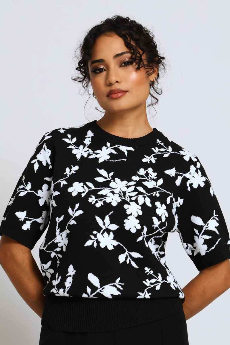 Floral K/Wear Pullover - Black/White