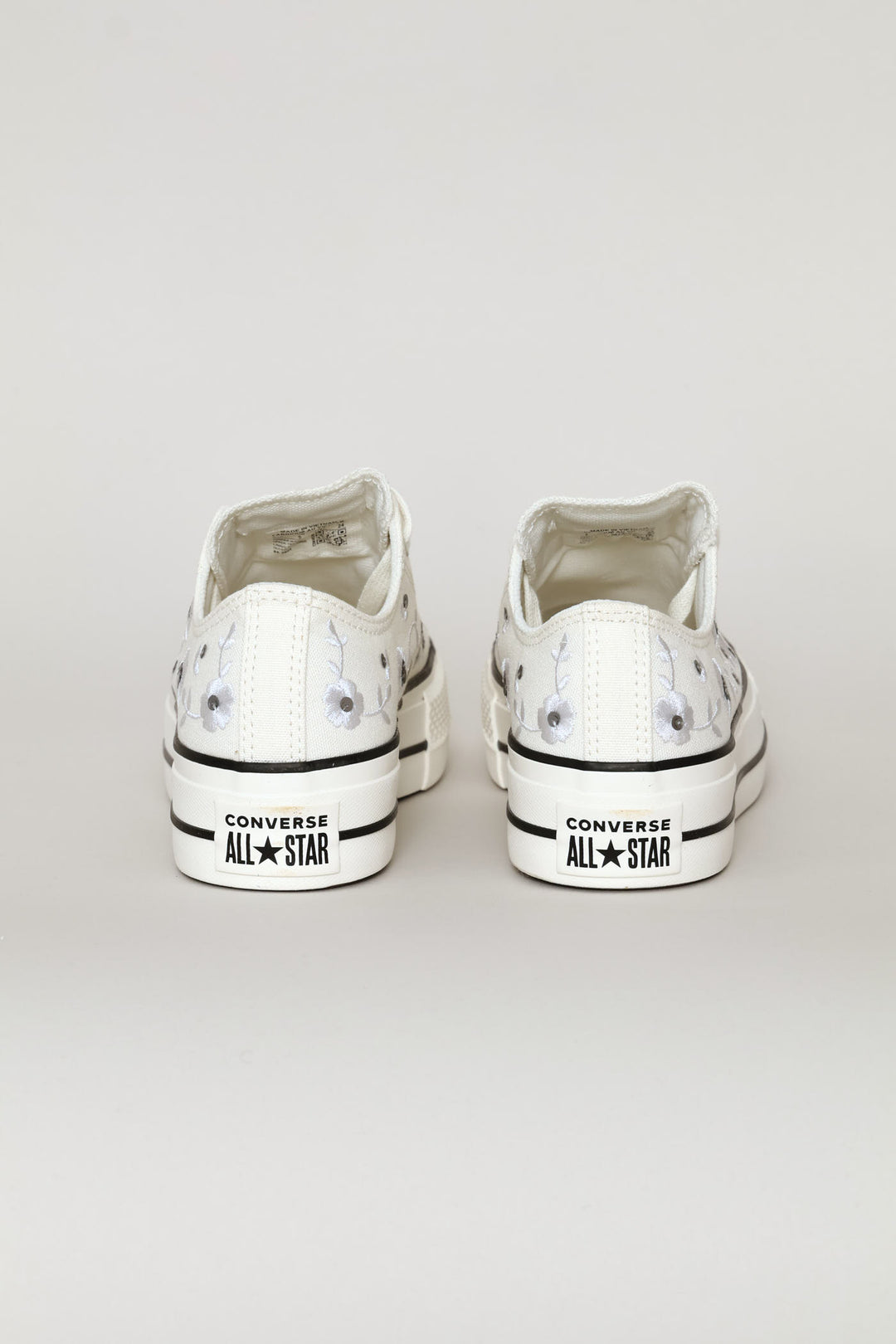Chuck Taylor All Star Flower Sneaker - White