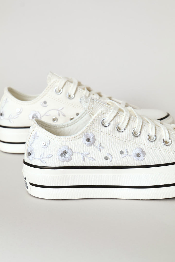 Chuck Taylor All Star Flower Sneaker - White