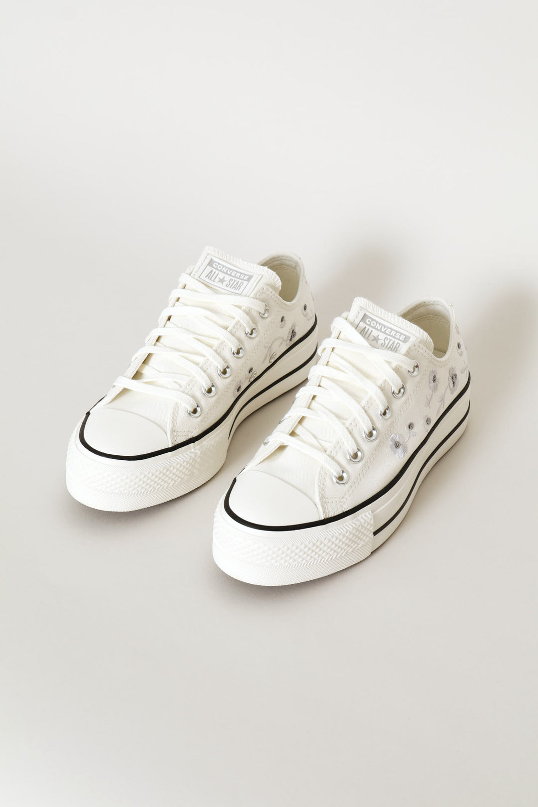 Chuck Taylor All Star Flower Sneaker - White