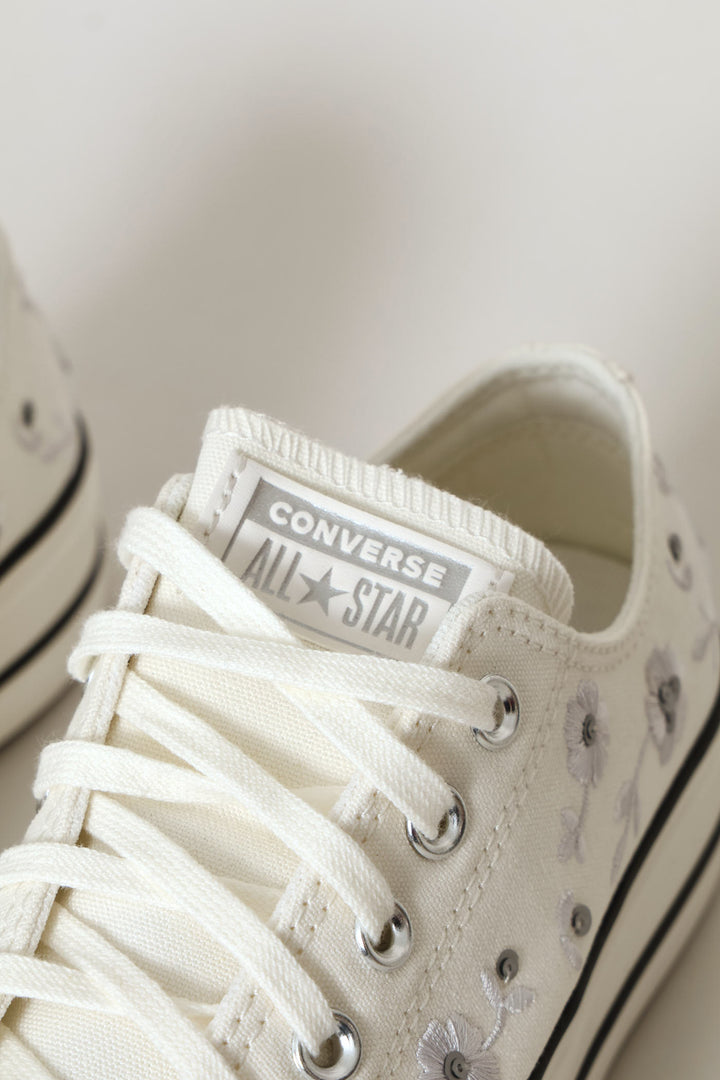 Chuck Taylor All Star Flower Sneaker - White