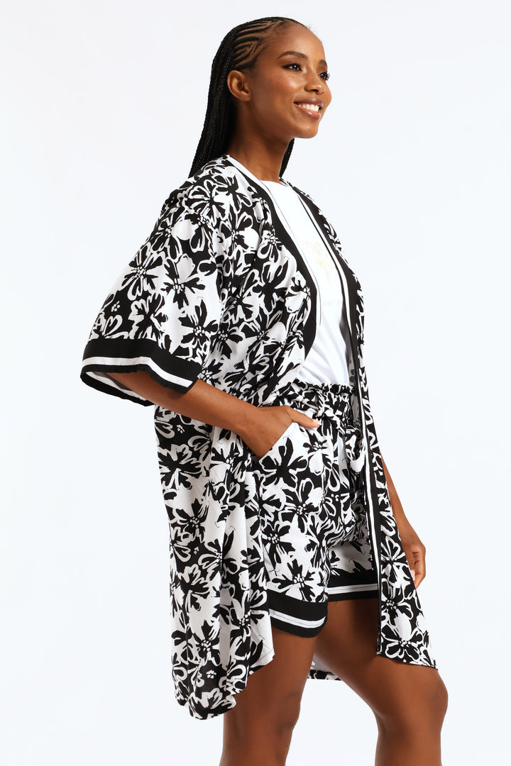 Elasticated Belted Mid Thigh Shorts - Black/White