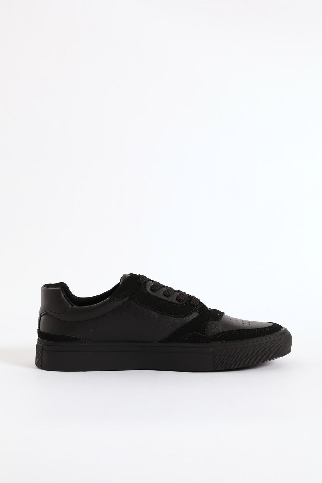 Finn Panelled Lace Up Sneaker - Black