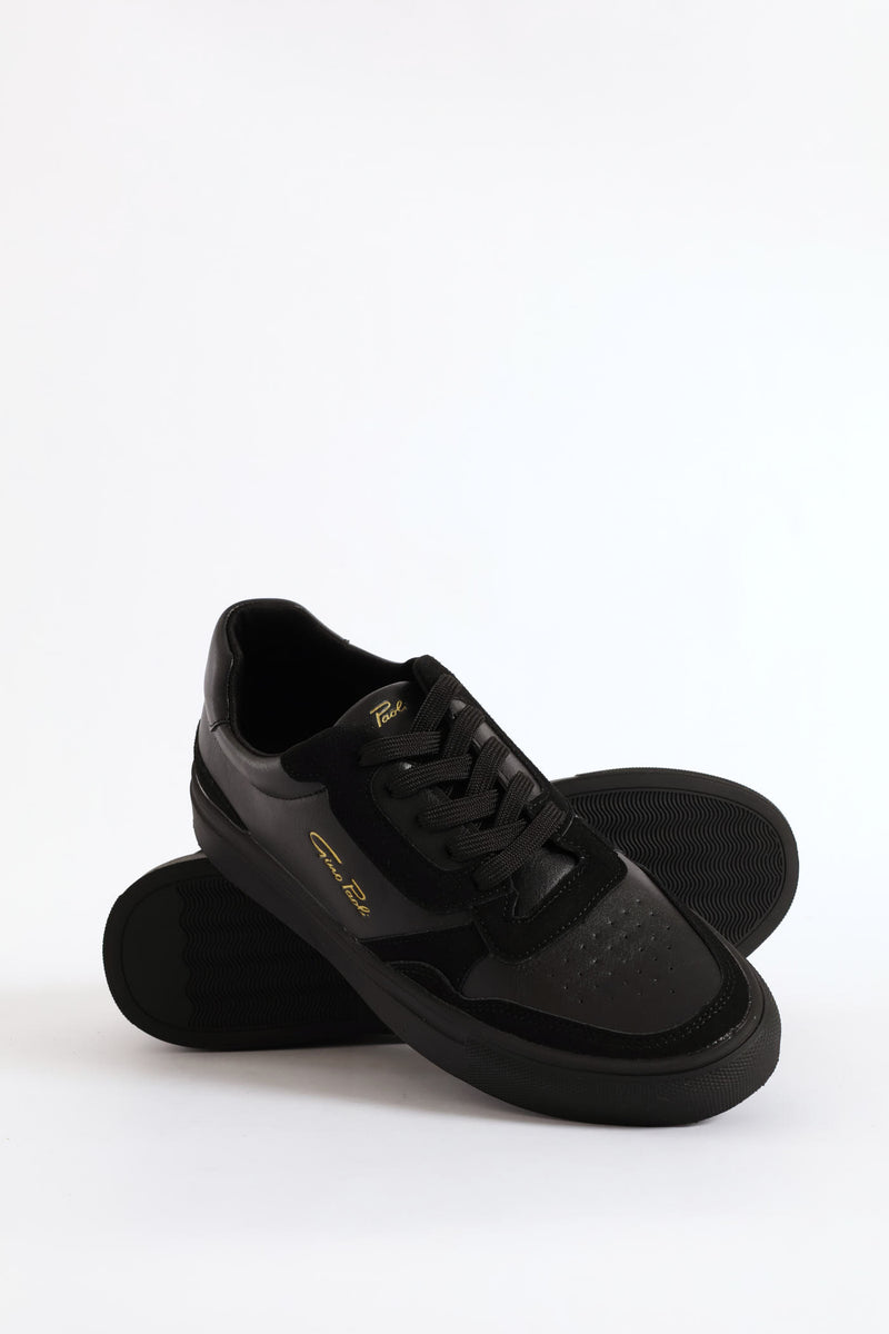 Finn Panelled Lace Up Sneaker - Black