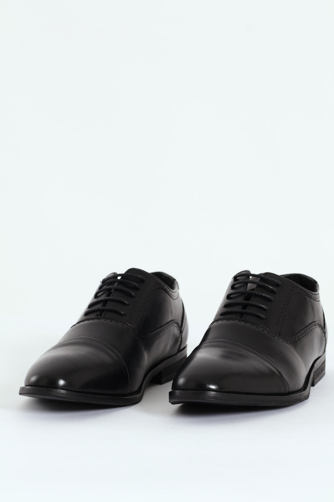 Lace Up Oxford With Toe Cap - Black