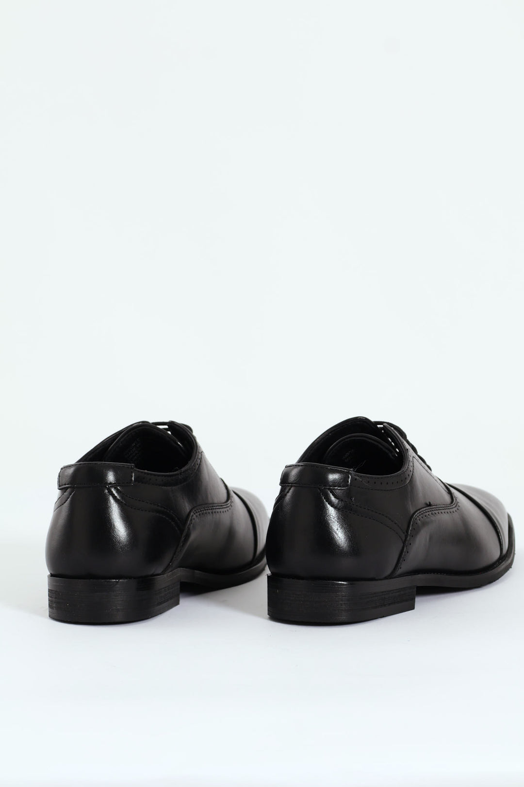 Lace Up Oxford With Toe Cap - Black