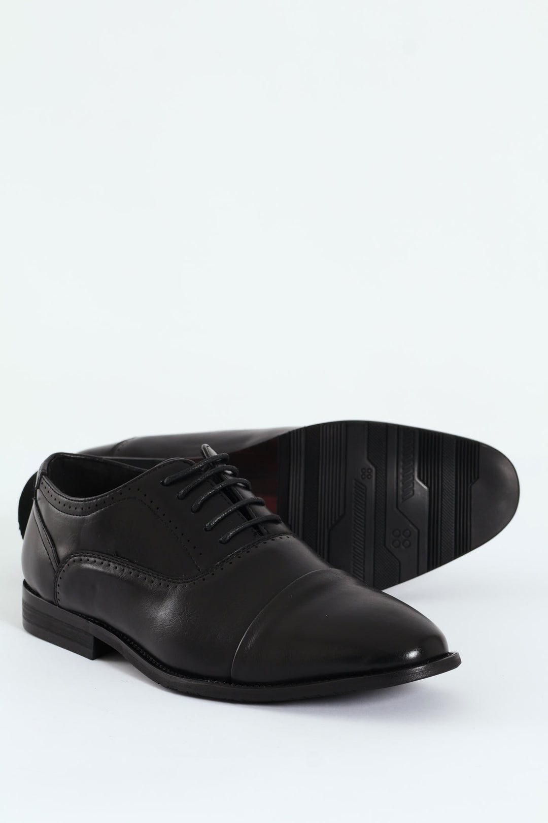 Lace Up Oxford With Toe Cap - Black