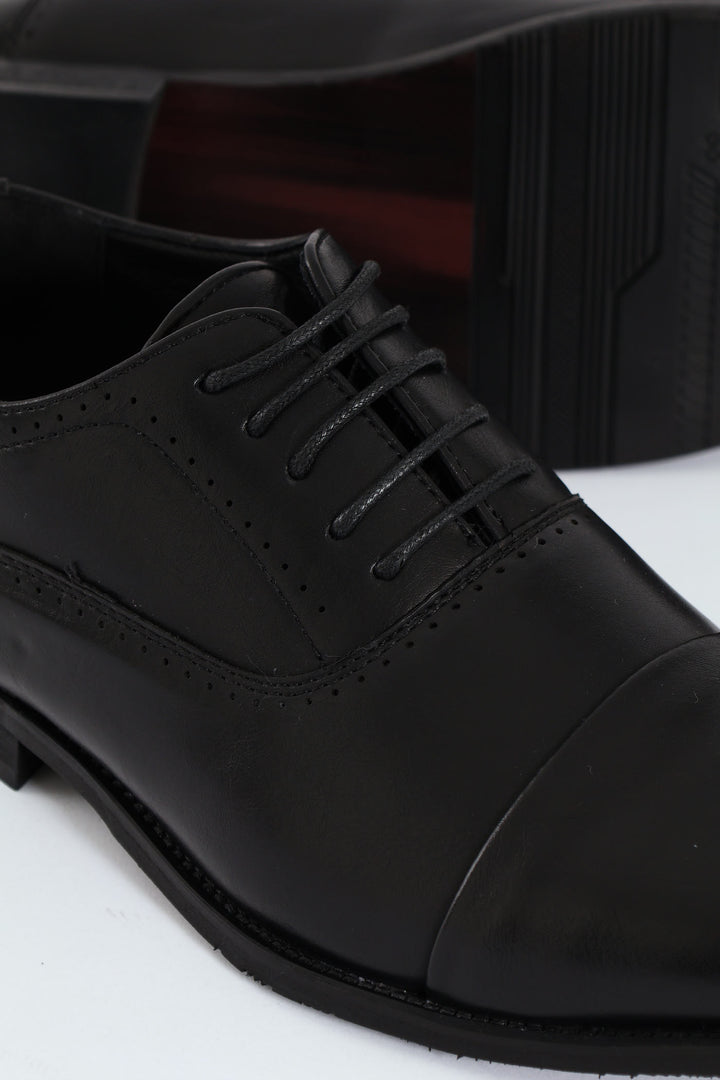 Lace Up Oxford With Toe Cap - Black