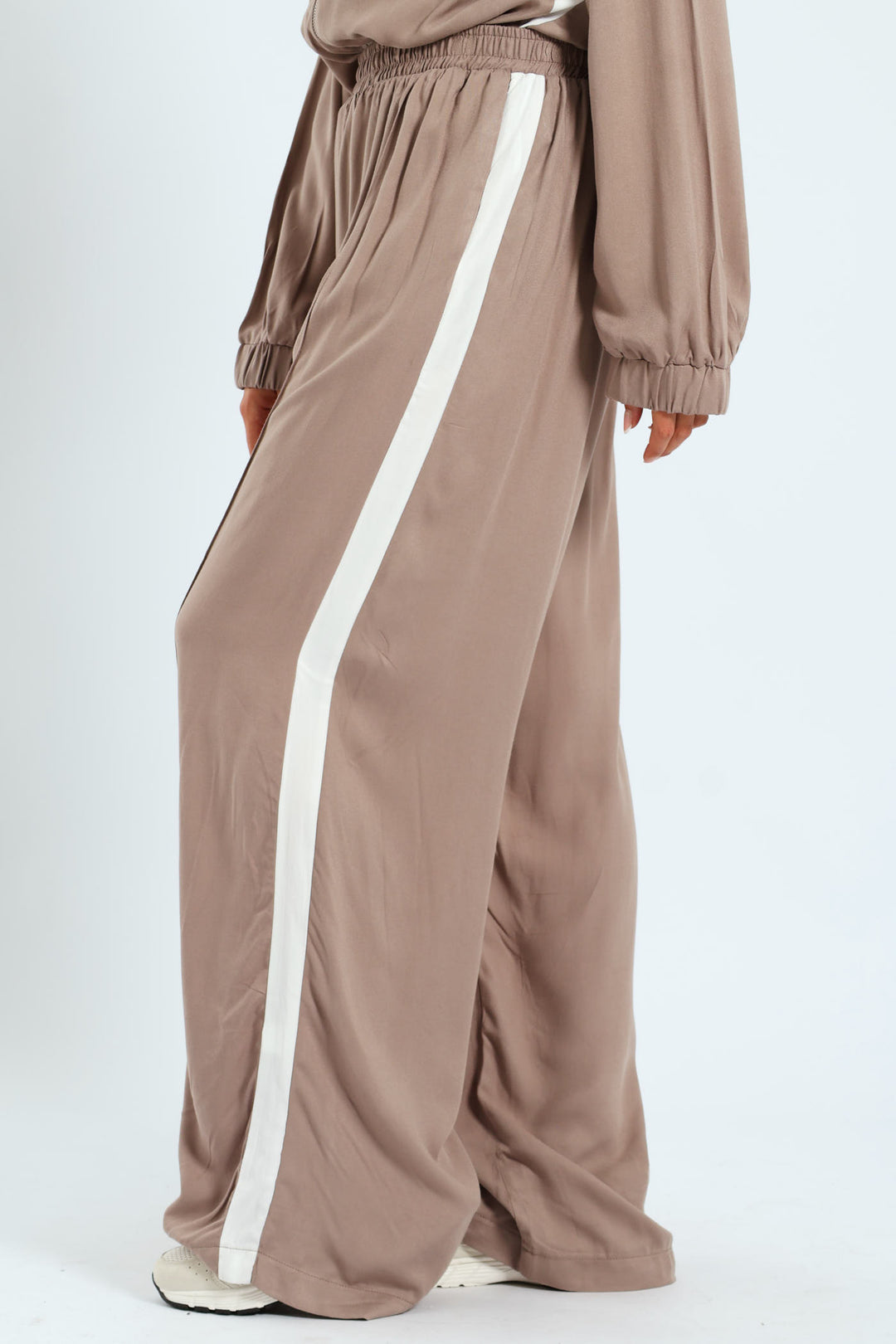 Sportstripe & Pintuck Pull-On Wideleg Pants - Taupe