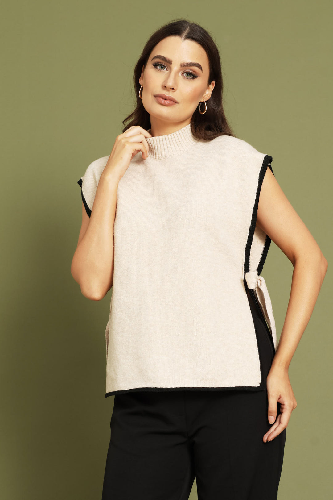 Side Tie Knitwear Vest - Cream/Black