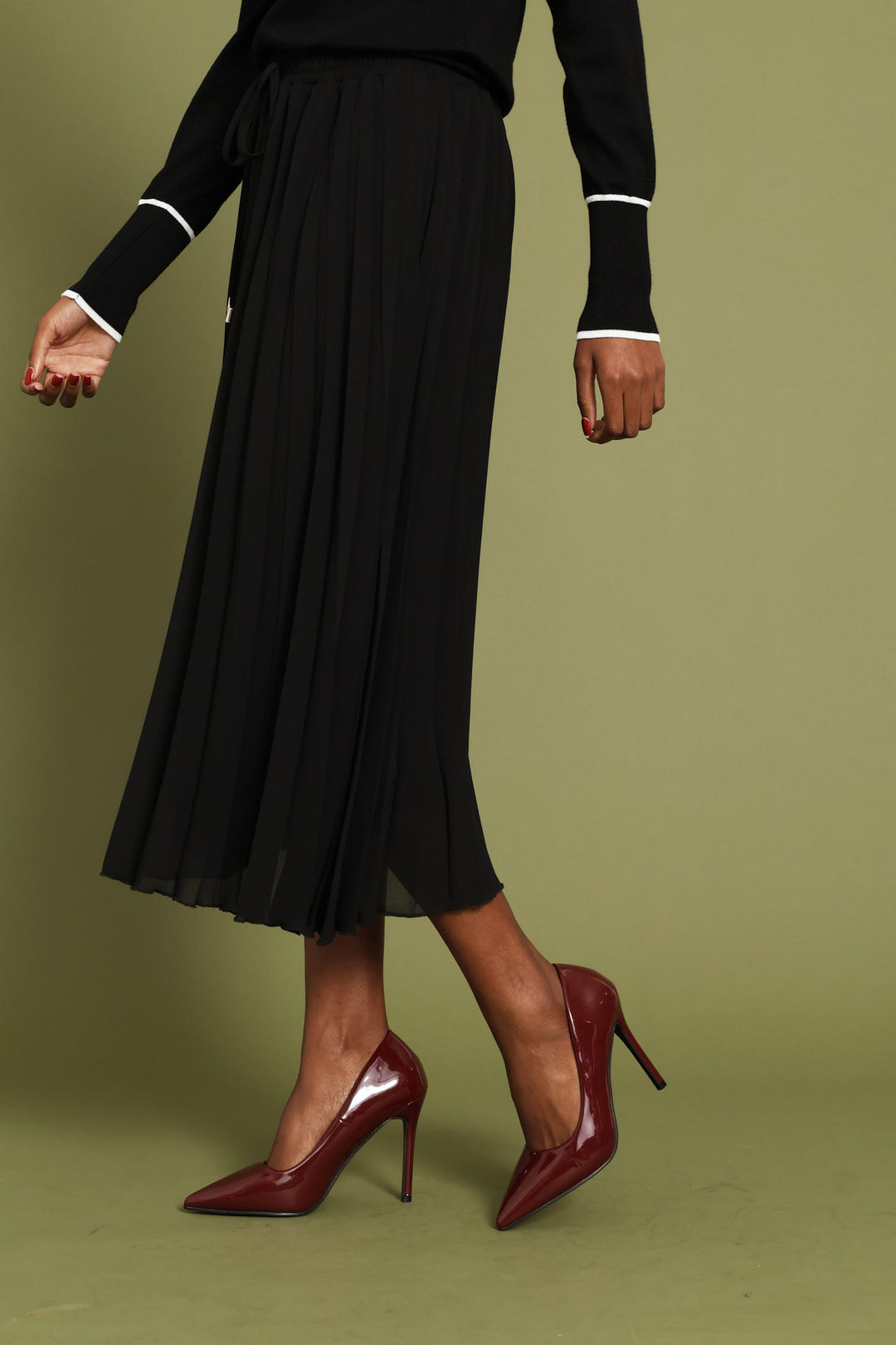 Pleated Chiffon Midi Skirt - Black