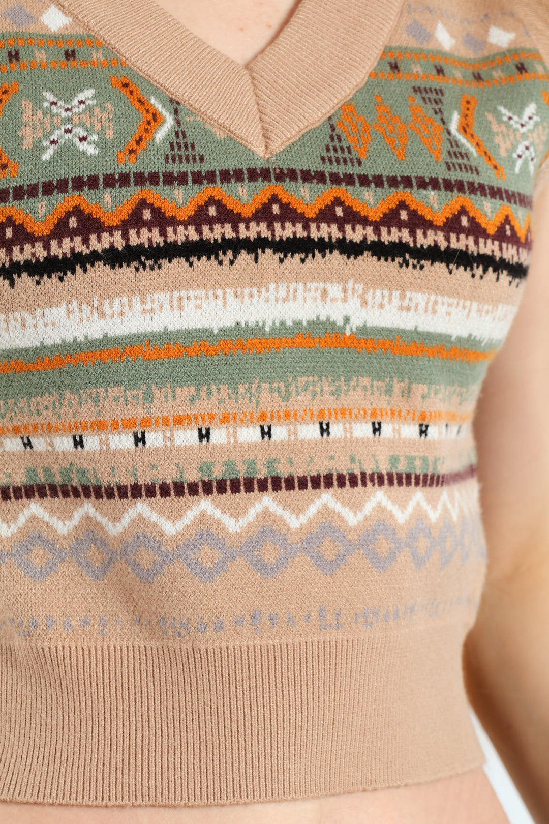 Geo Print Cropped Sweater Vest - Brown