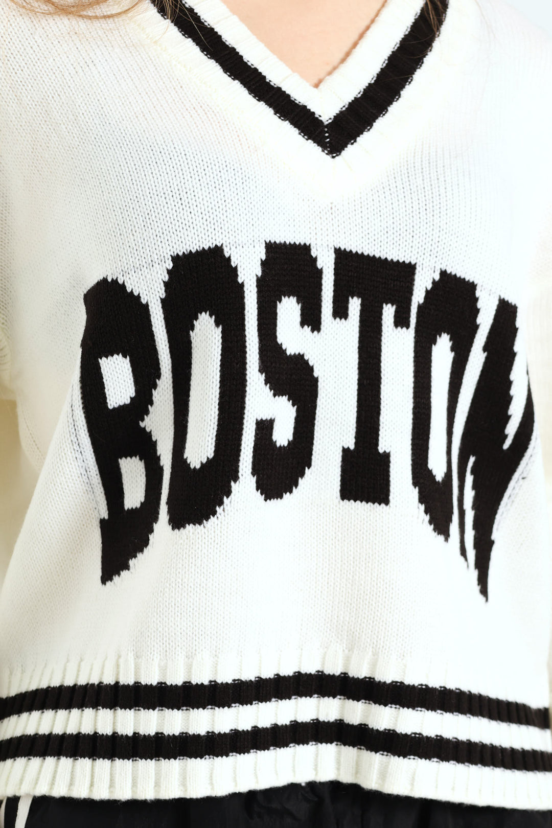 Long Sleeve Cropped Sweater - White/Black