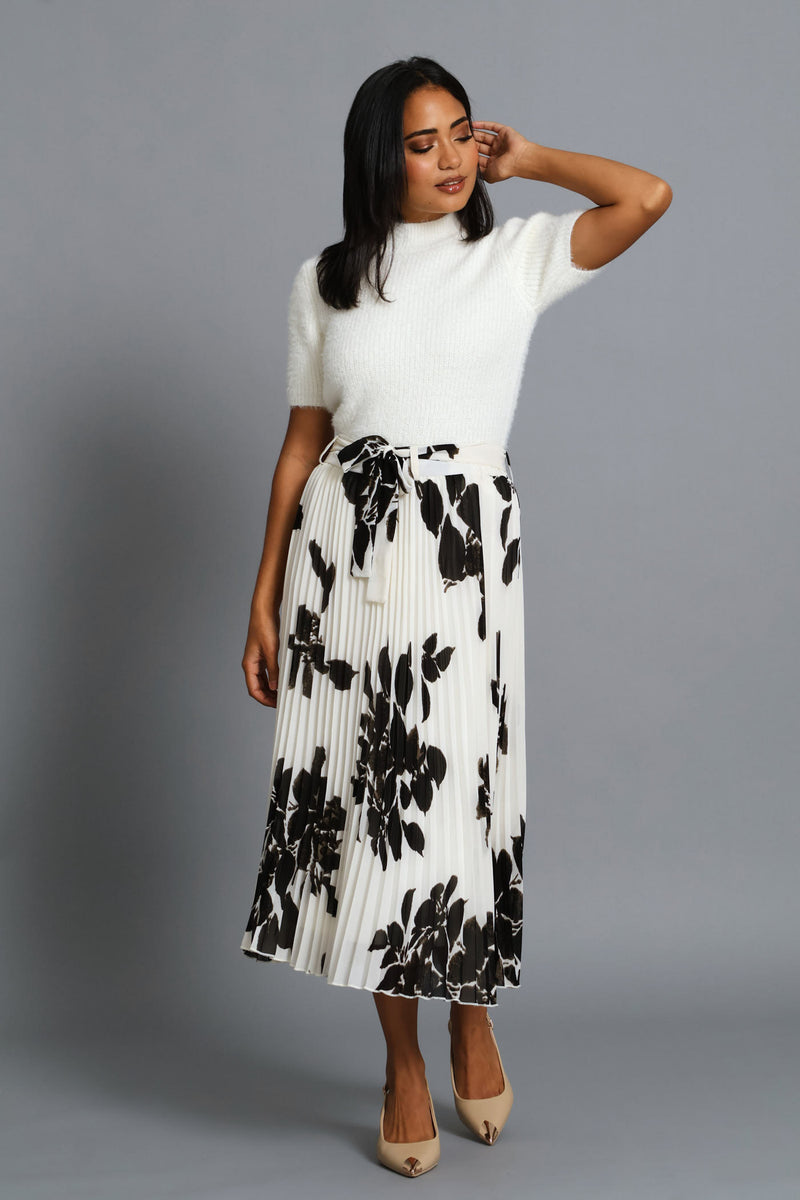 Short Sleeve Fluffy Pullover - Cream