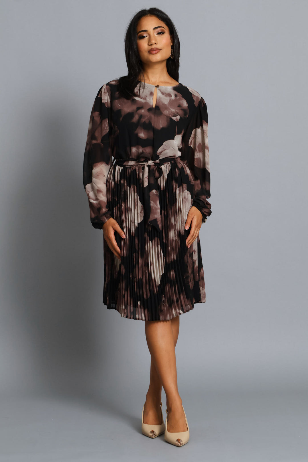 Abstract Long Sleeve Pleated Tea Dress - Brown