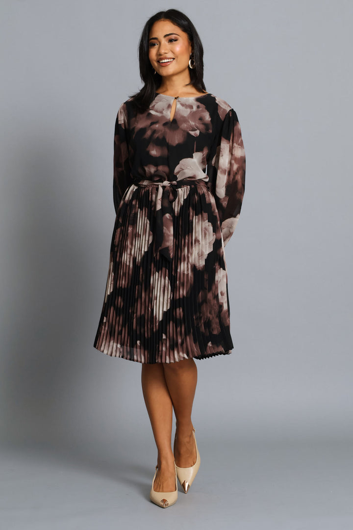 Abstract Long Sleeve Pleated Tea Dress - Brown