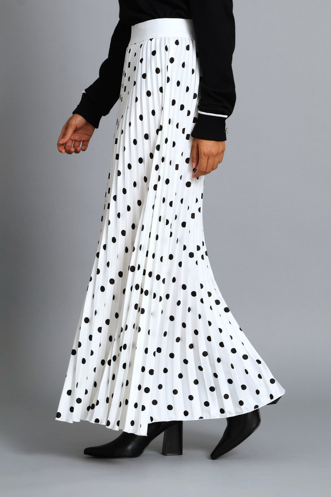 Pleated Spot Satin Maxi Skirt - Cream/Black
