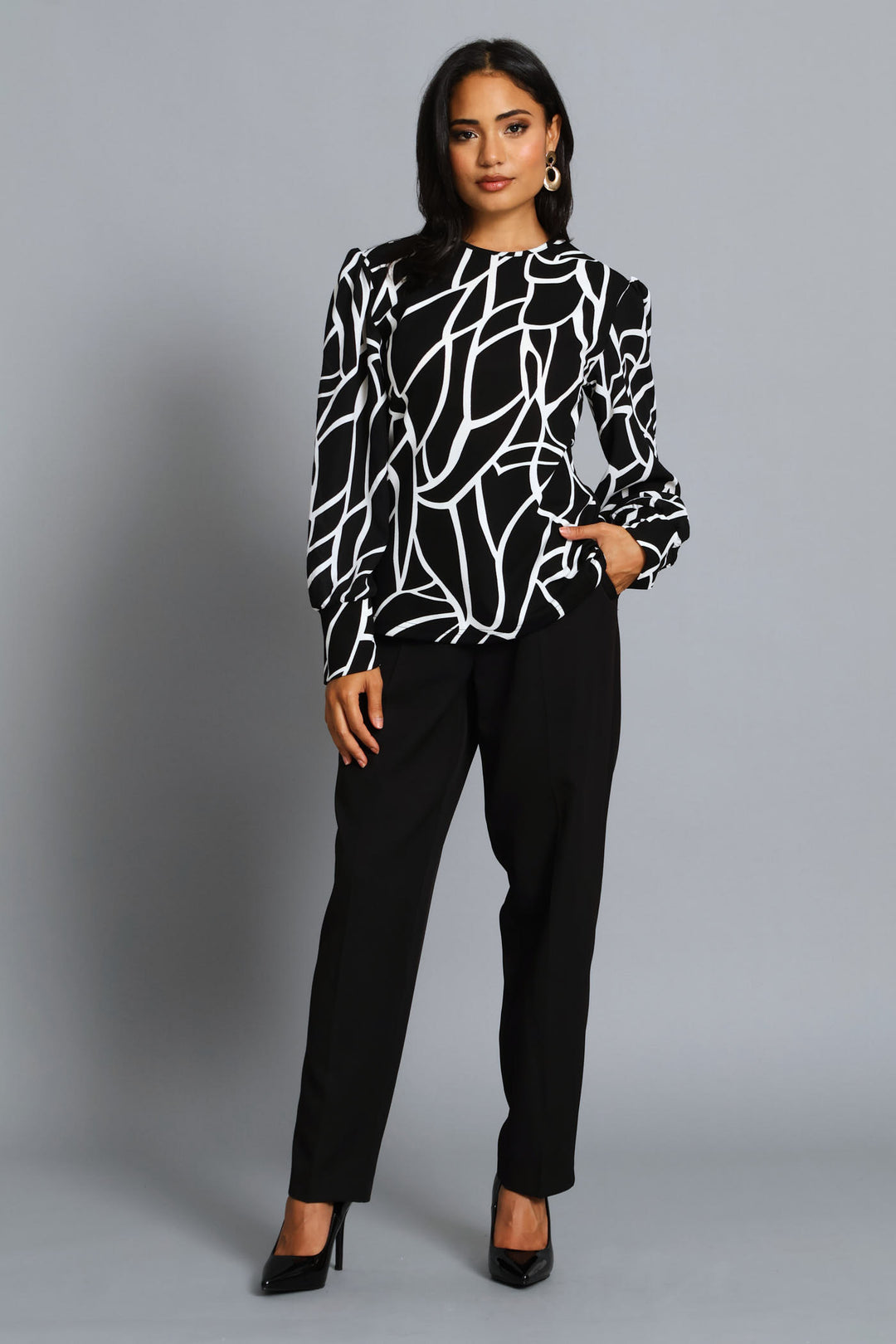 Abstract Knitwear Combo Blouse - Black/Cream