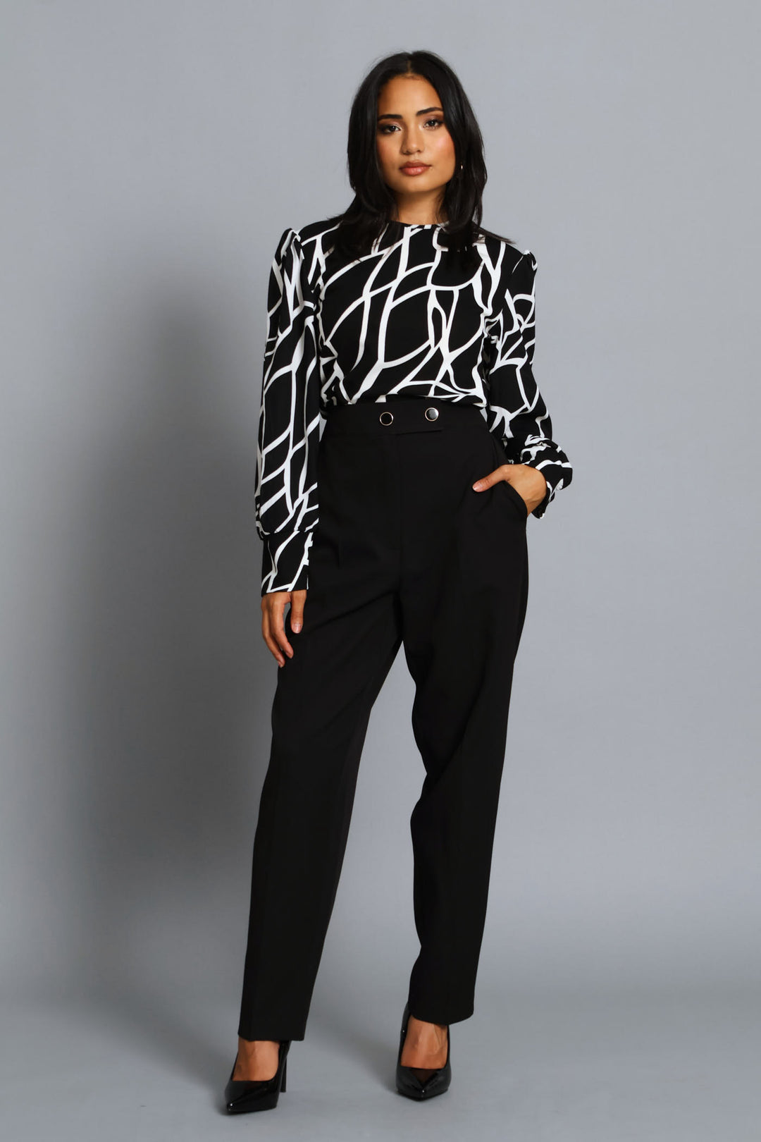 Abstract Knitwear Combo Blouse - Black/Cream