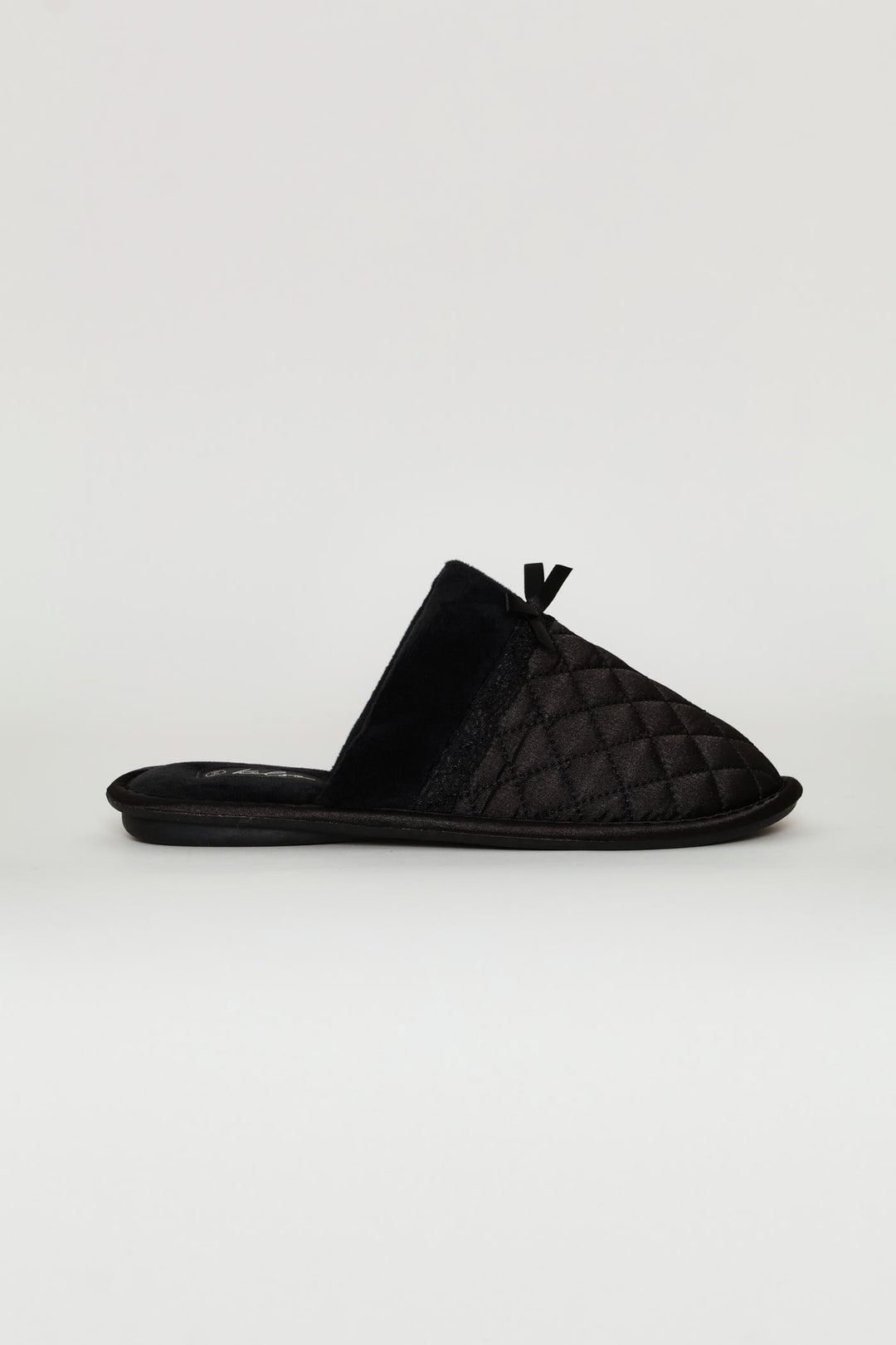 Quilted Closed Toe Slipper With Bow - Black