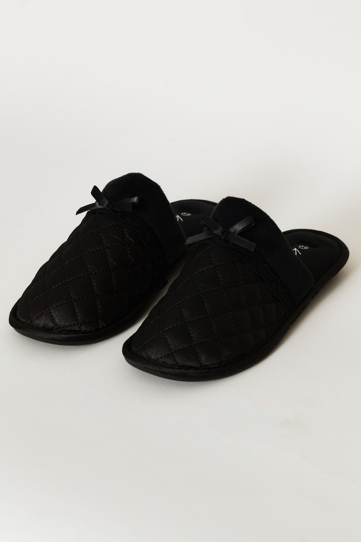 Quilted Closed Toe Slipper With Bow - Black