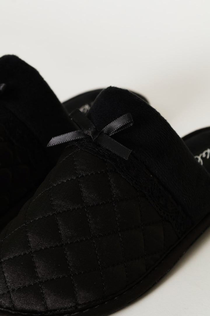 Quilted Closed Toe Slipper With Bow - Black