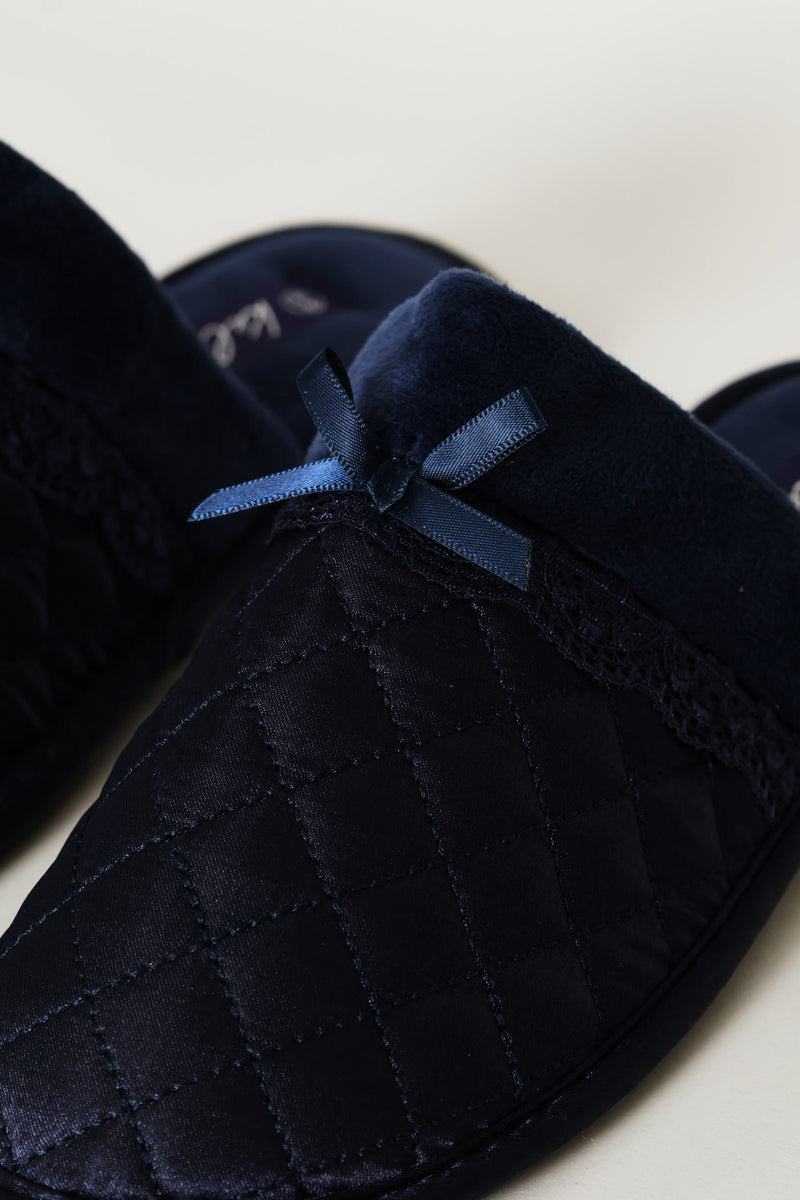 Quilted Closed Toe Slipper With Bow - Navy
