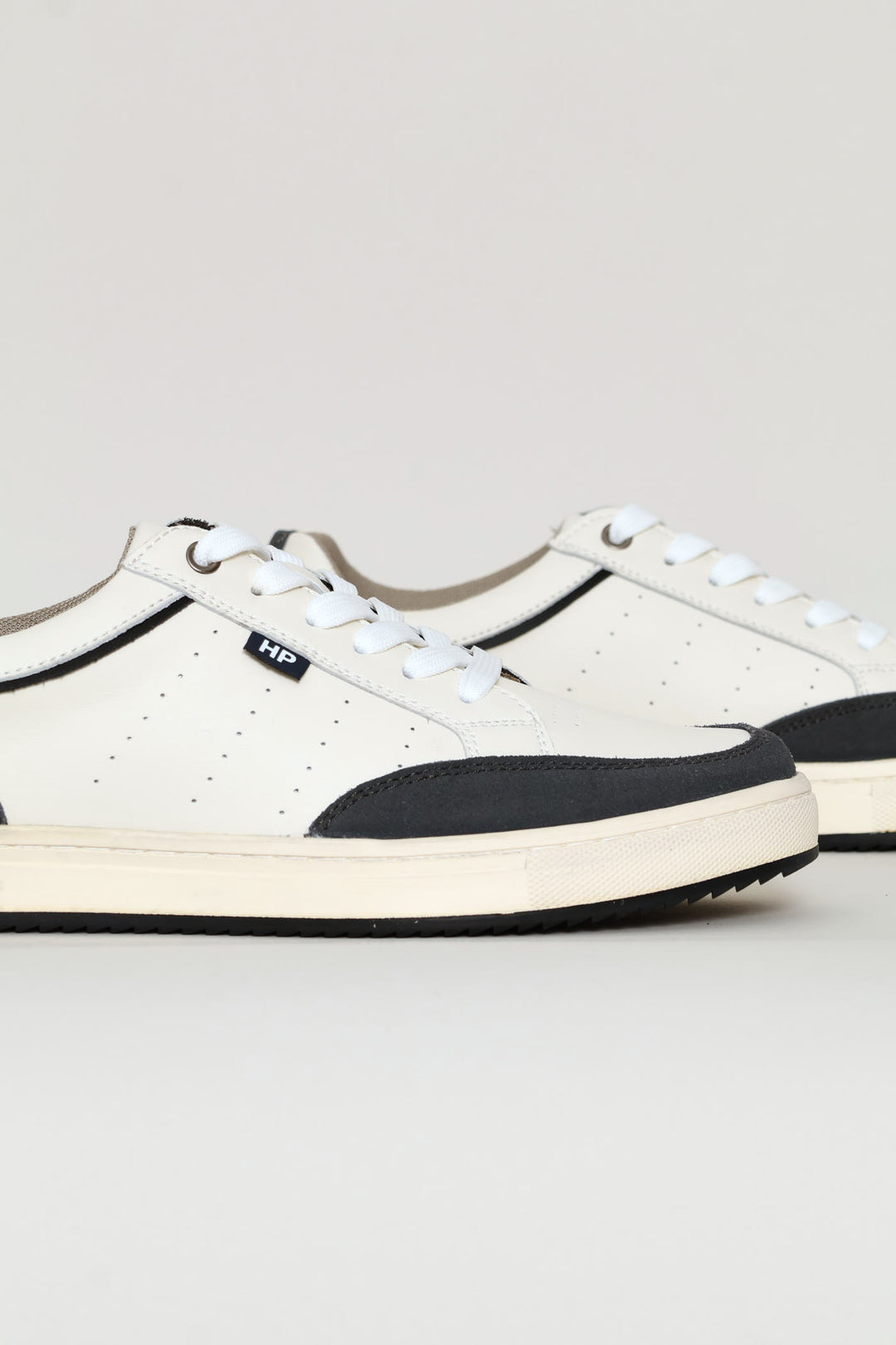 Clan Lace Up Court Sneaker - White