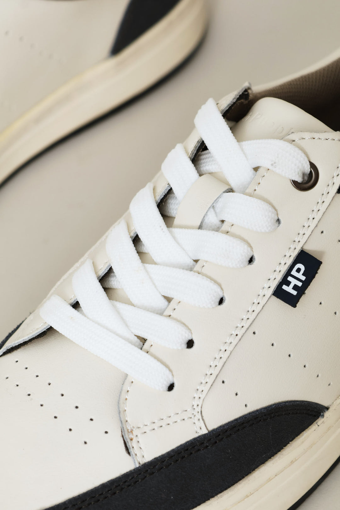 Clan Lace Up Court Sneaker - White