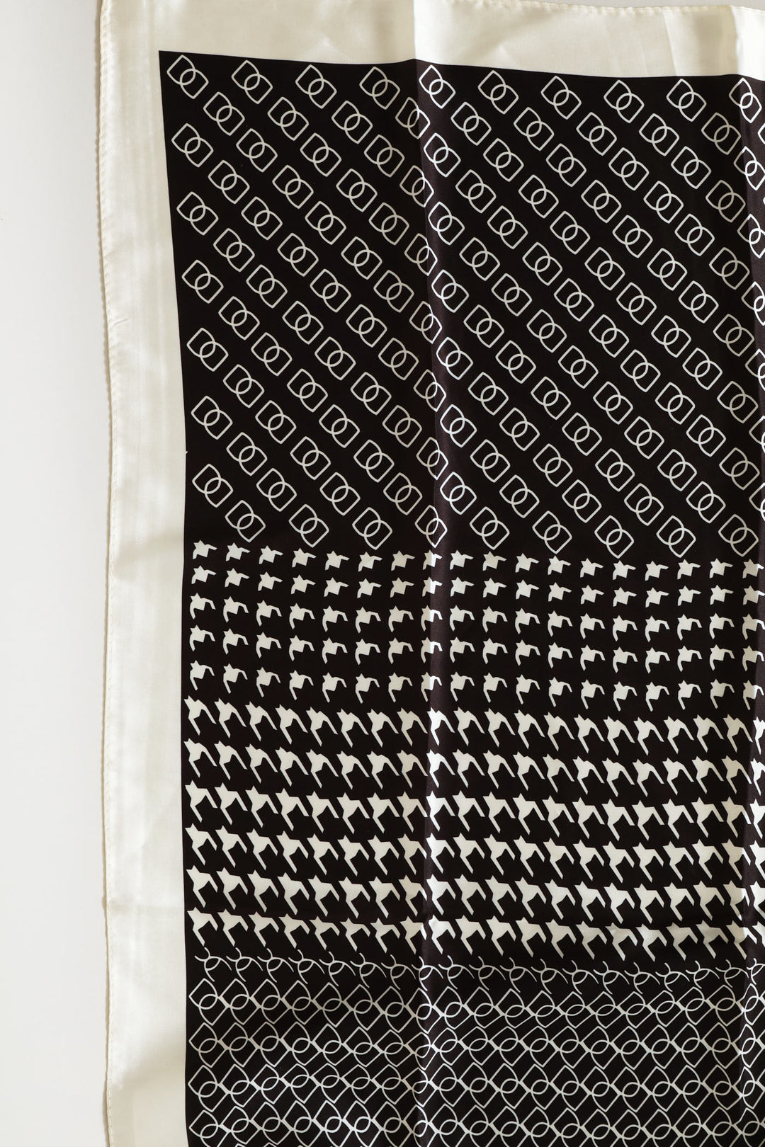 Print Satin Feel Scarf - Black/White