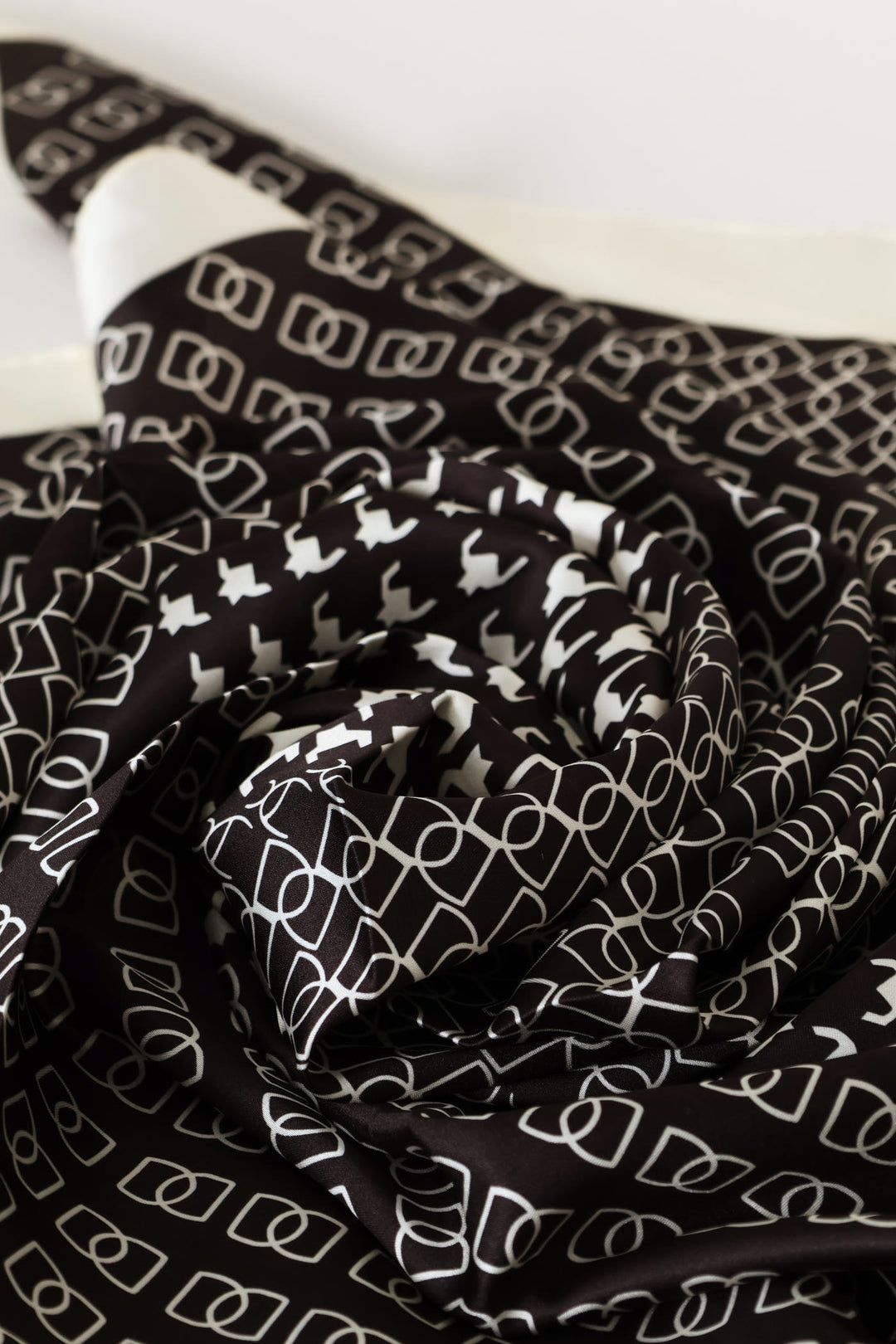 Print Satin Feel Scarf - Black/White