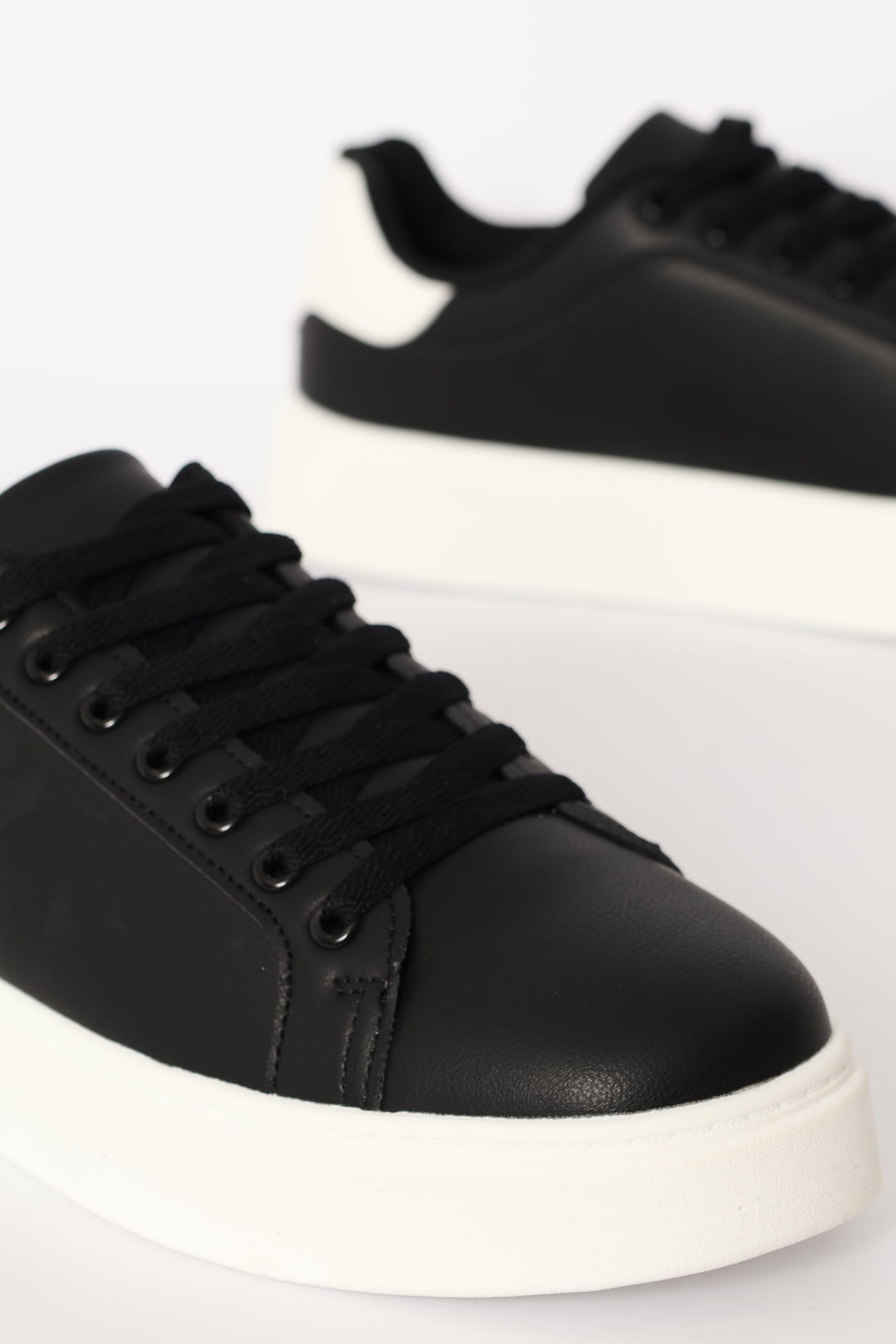 Basic Lace Up Sneaker - Black